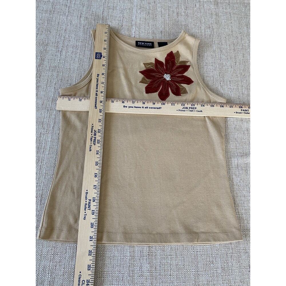 NY CO. Basic women's tank top, beautiful beige color with flower applique M - Picture 4 of 4